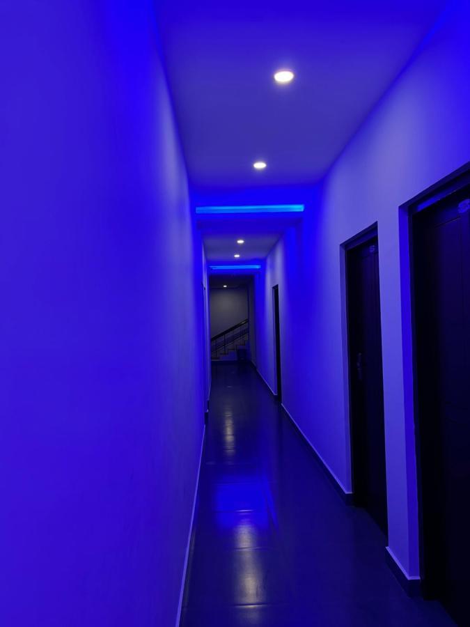 Madaparambil Residency Alwaye Buitenkant foto
